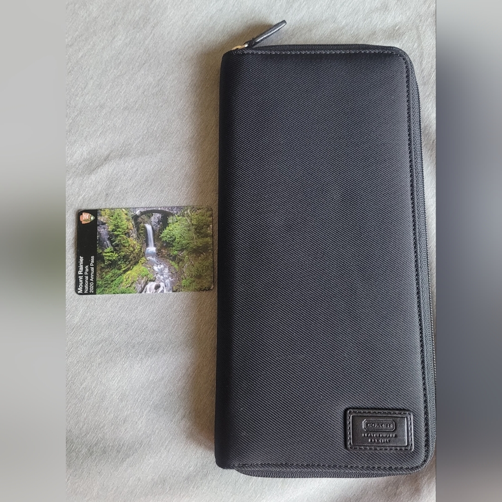 Coach travel document holder/passport wallet